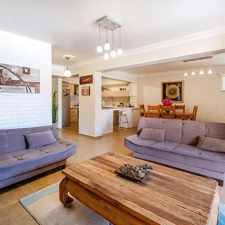 Great House With Shared Pool And Balcony In Gocek Göcek